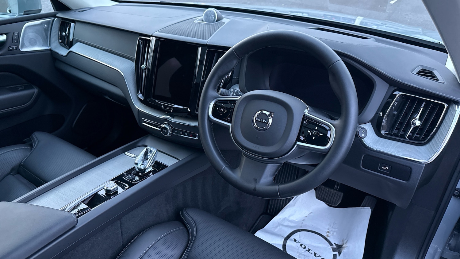 Used Volvo XC60 2025 for sale - 76896786: Photo 4