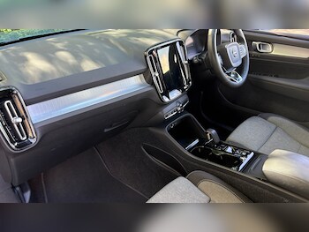 Used Volvo XC40 2022 for sale - 75972820: Photo