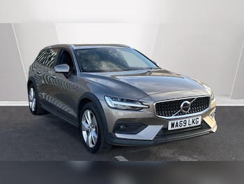 Used Volvo V60 2019 for sale - 77404466: Photo