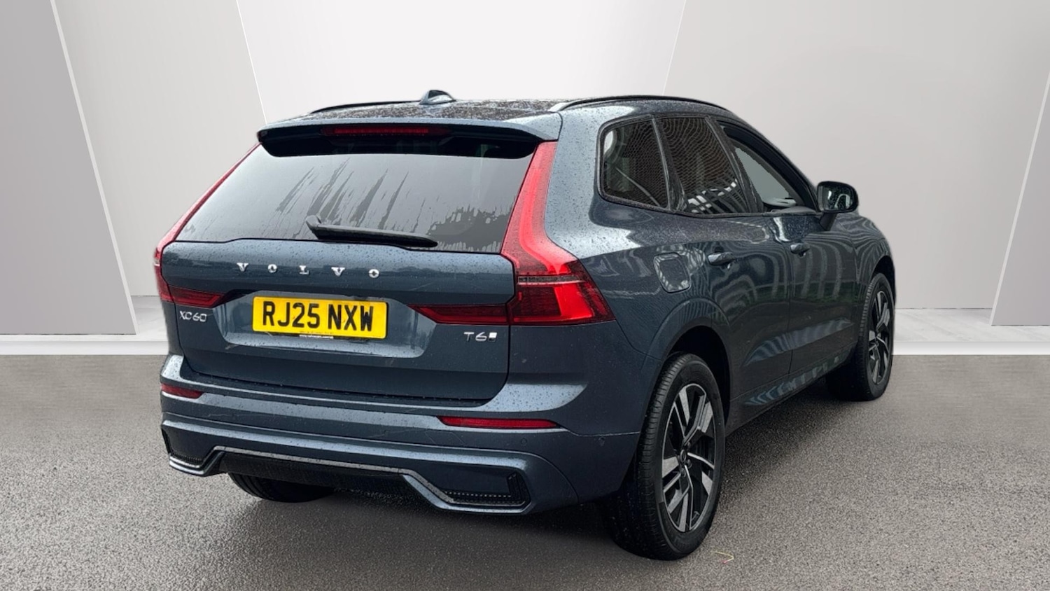 Used Volvo XC60 2025 for sale - 77544590: Photo 2
