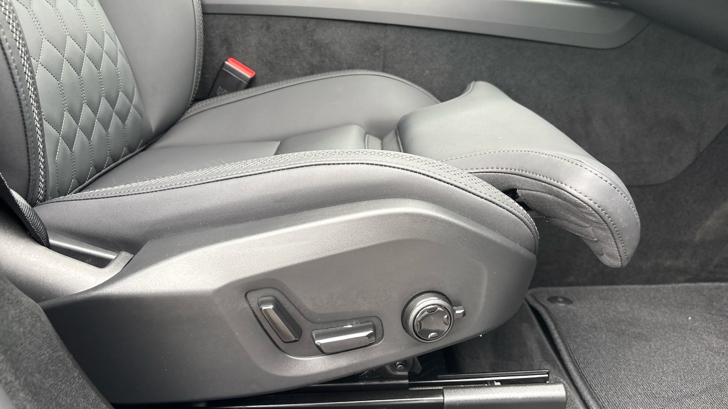 Used Volvo XC60 2025 for sale - 77544590: Photo 30