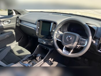 Used Volvo XC40 2025 for sale - 79150075: Photo