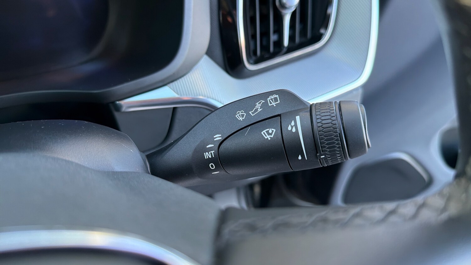 Used Volvo XC60 2023 for sale - 76653235: Photo 22