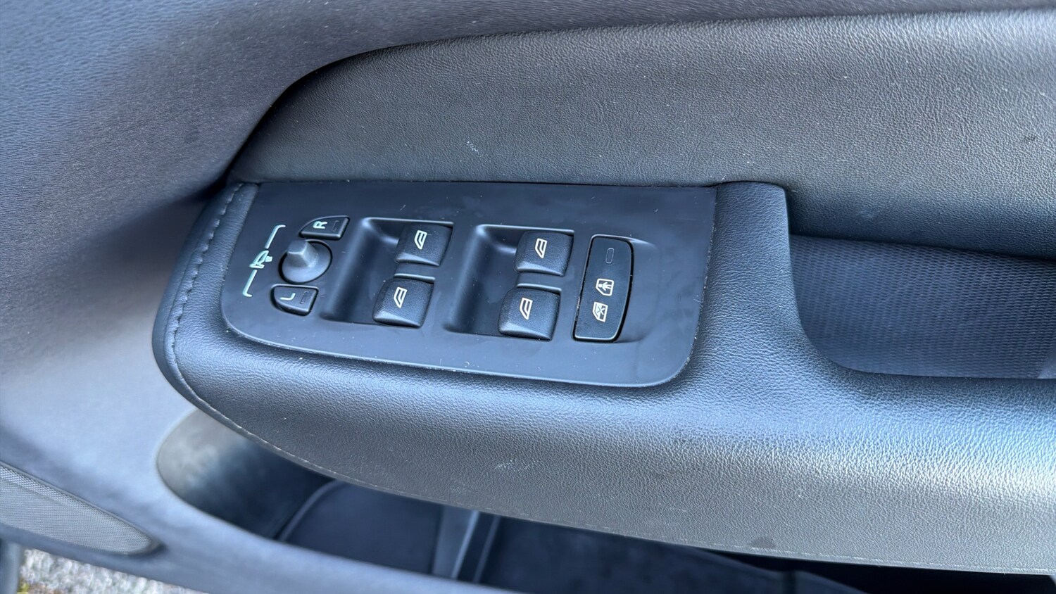 Used Volvo XC60 2023 for sale - 76653235: Photo 23