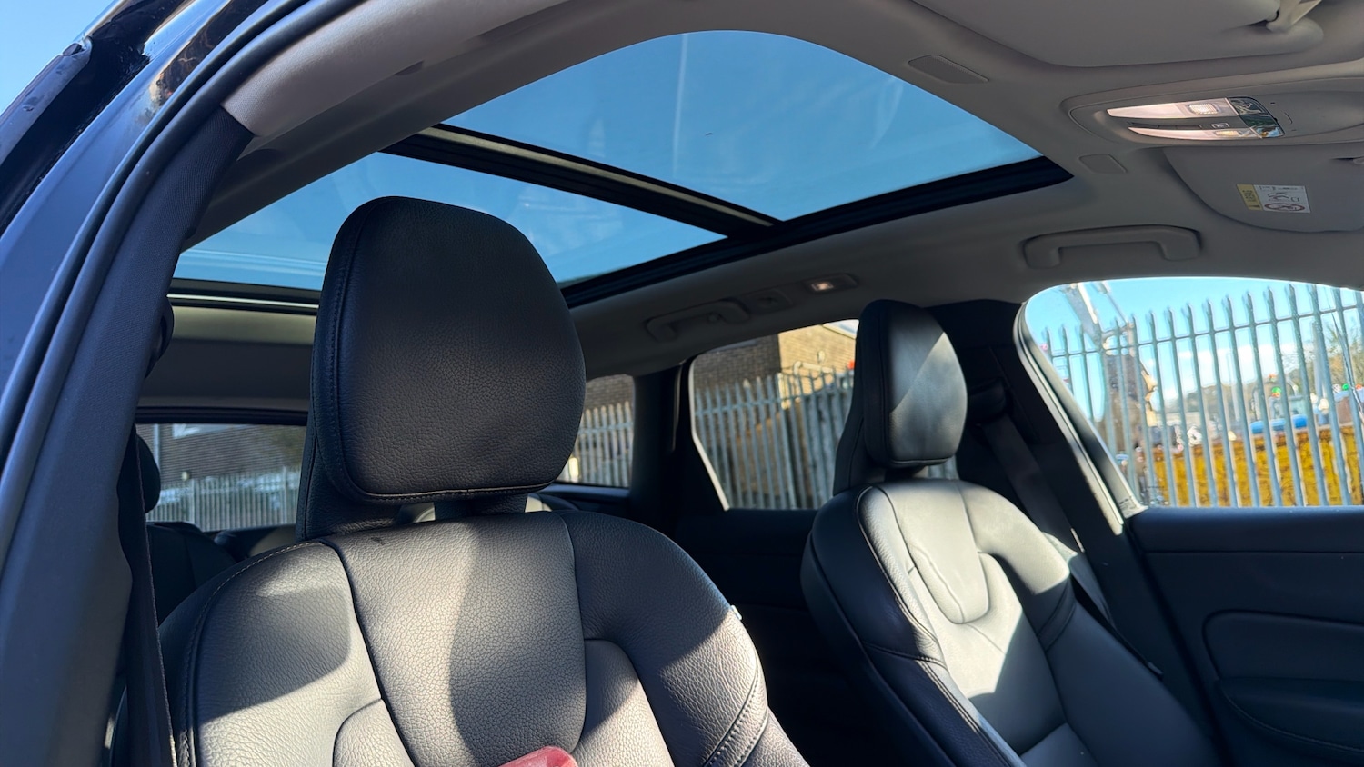 Used Volvo XC60 2023 for sale - 76653235: Photo 30