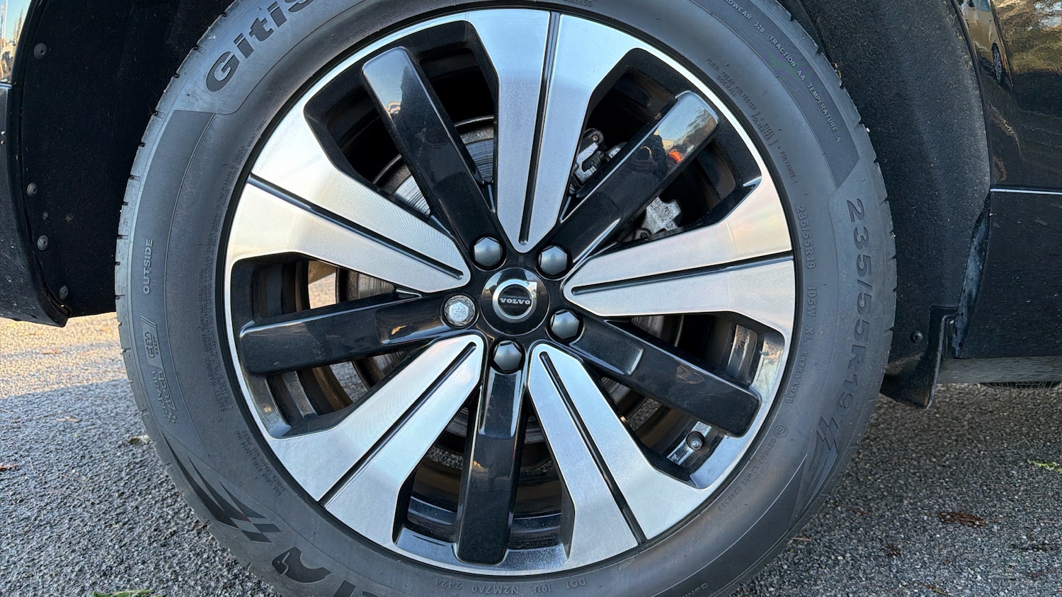 Used Volvo XC60 2023 for sale - 76653235: Photo 9