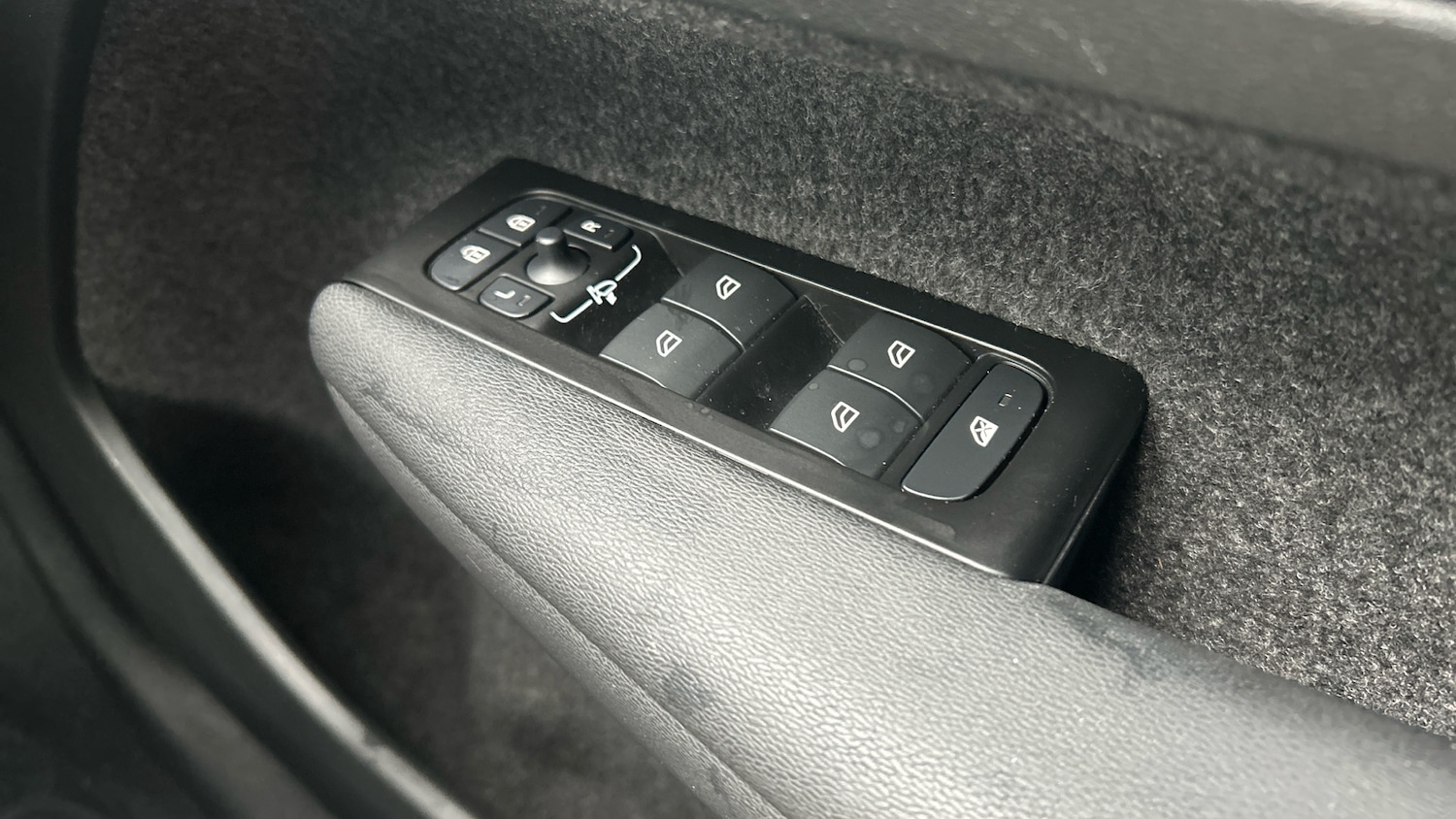 Used Volvo XC40 2022 for sale - 76653229: Photo 23