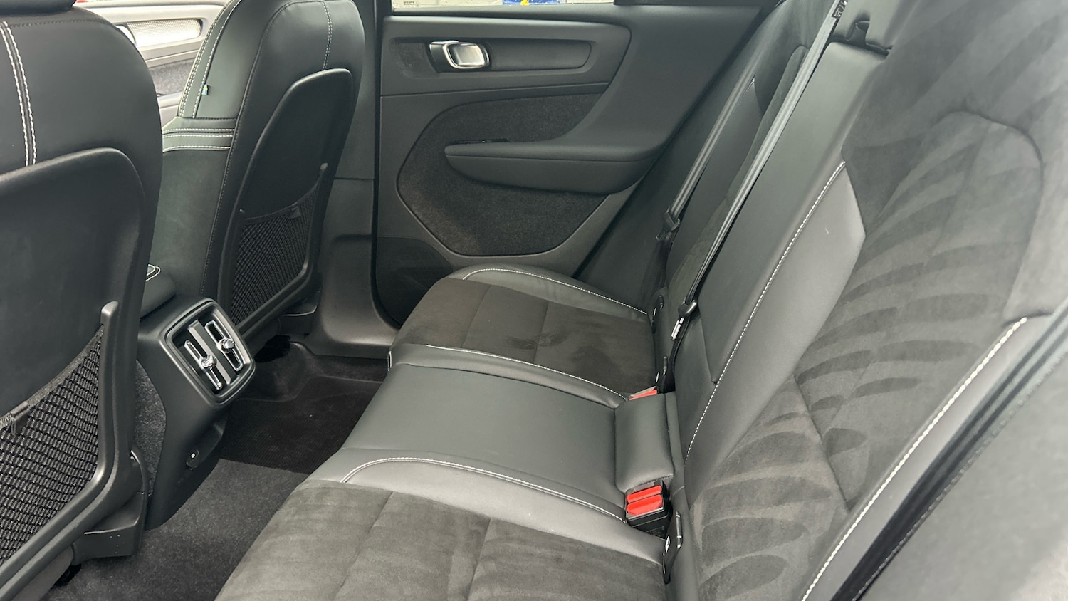 Used Volvo XC40 2022 for sale - 76653229: Photo 31