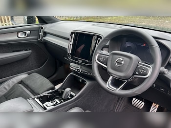 Used Volvo XC40 2022 for sale - 76653229: Photo