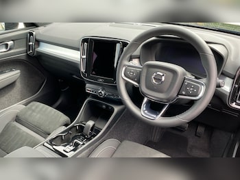 Used Volvo XC40 2026 for sale - 79343728: Photo