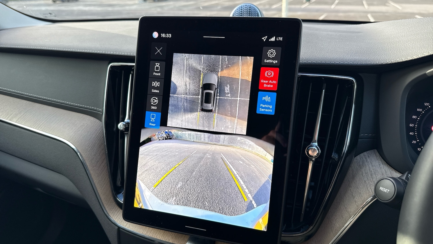 Used Volvo XC60 2025 for sale - 77715267: Photo 32