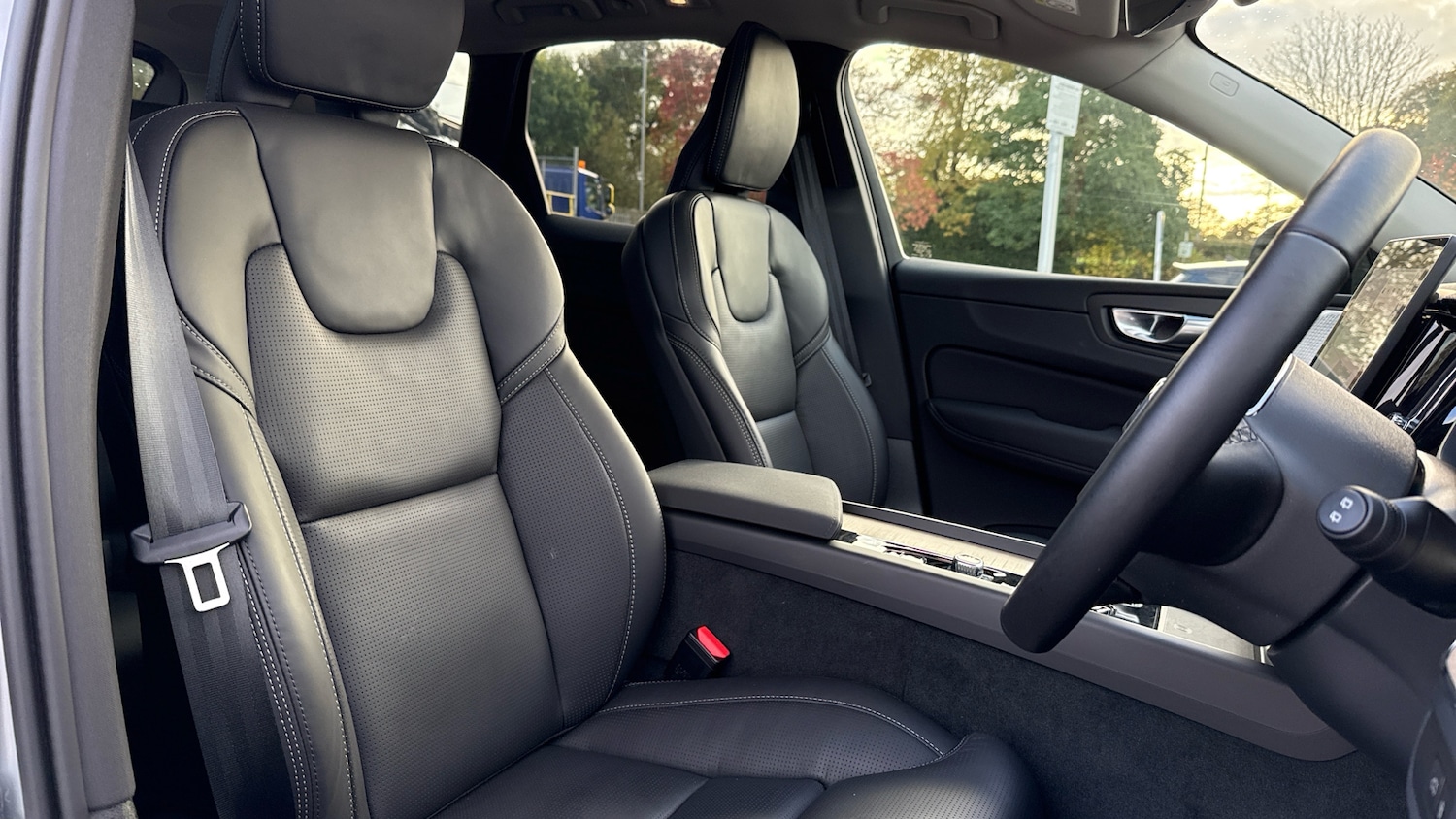 Used Volvo XC60 2025 for sale - 77715267: Photo 9