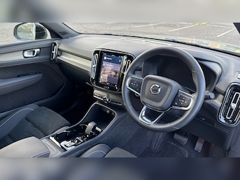 Used Volvo XC40 2024 for sale - 76653264: Photo