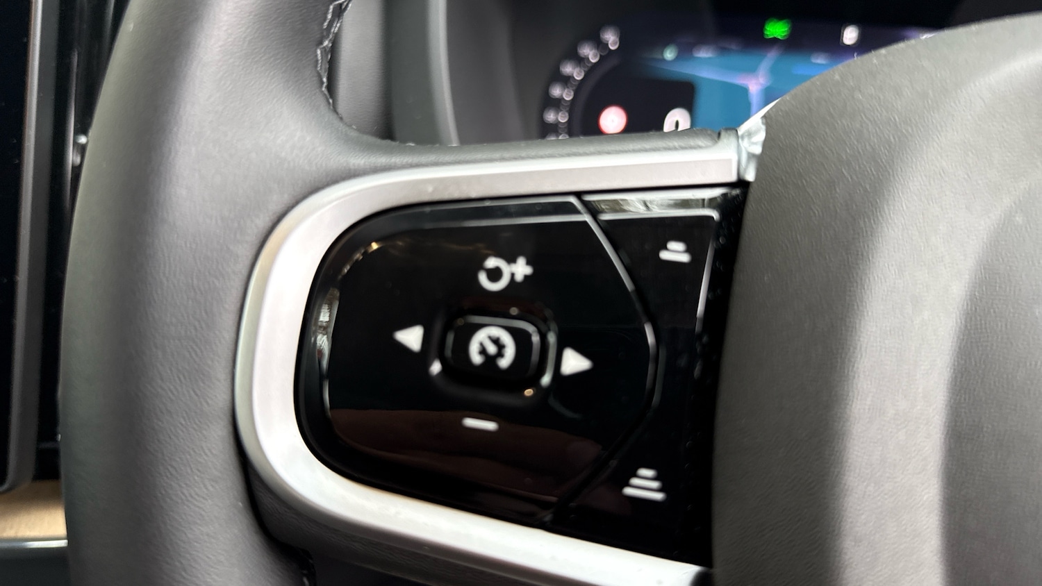 Used Volvo XC60 2025 for sale - 76835322: Photo 18