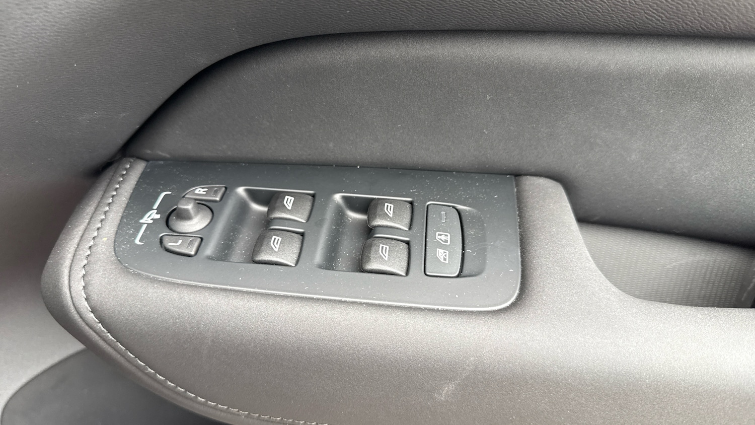 Used Volvo XC60 2025 for sale - 76835322: Photo 28