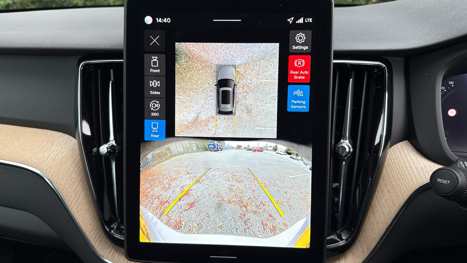 Used Volvo XC60 2025 for sale - 76835322: Photo 32