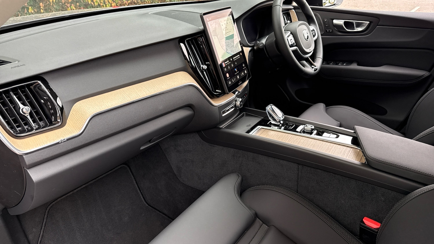 Used Volvo XC60 2025 for sale - 76835322: Photo 4