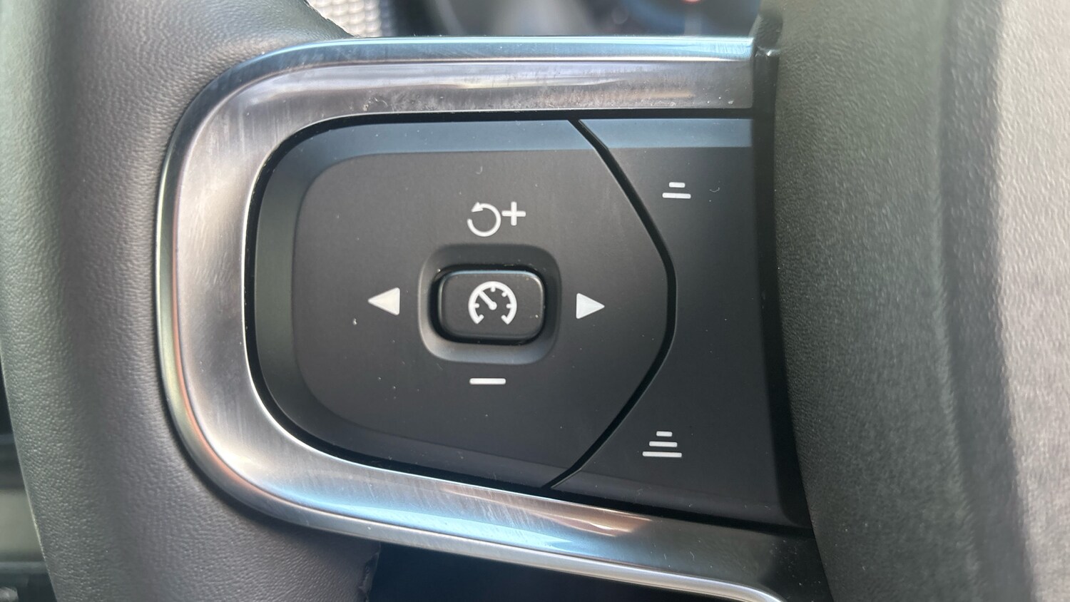 Used Volvo XC40 2024 for sale - 75895300: Photo 18