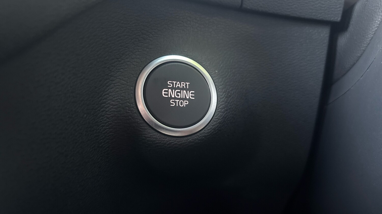 Used Volvo XC40 2024 for sale - 75895300: Photo 24