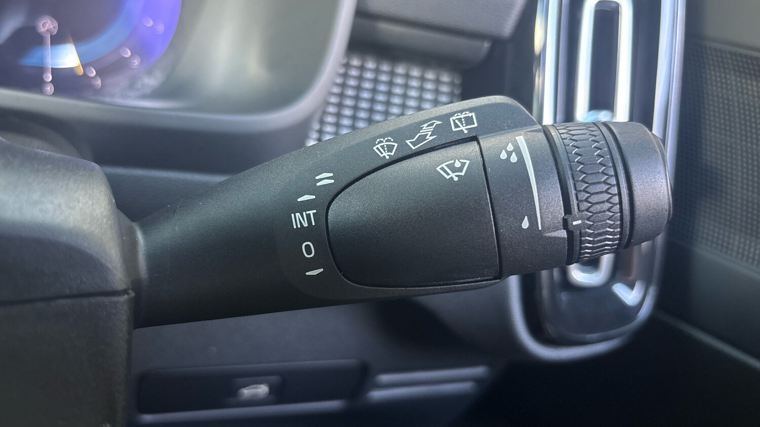 Used Volvo XC40 2024 for sale - 75895300: Photo 25