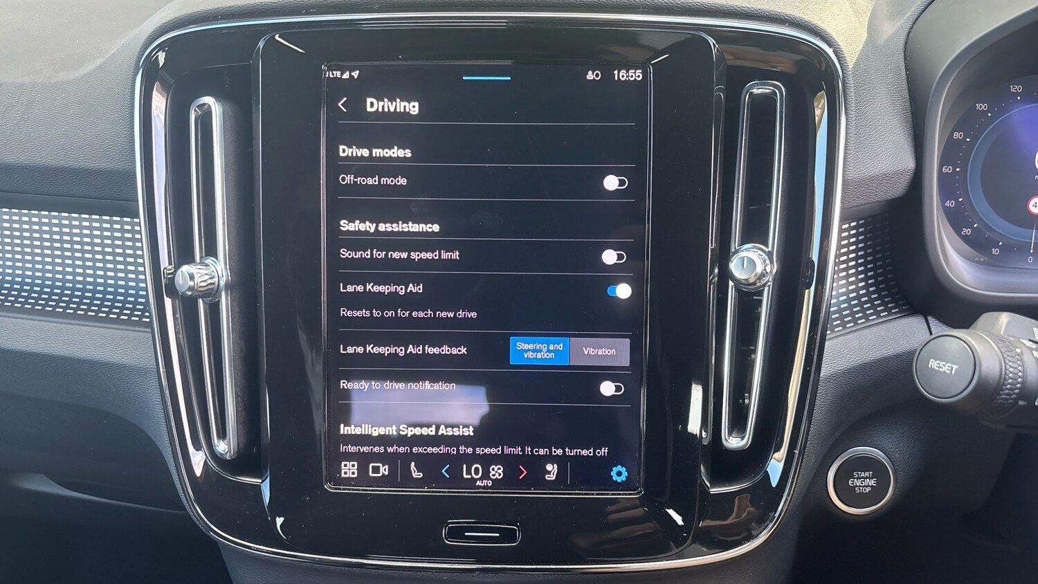 Used Volvo XC40 2024 for sale - 75895300: Photo 34