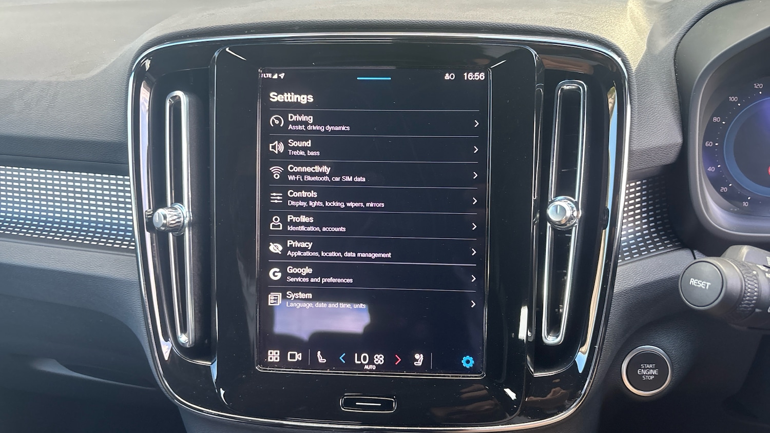 Used Volvo XC40 2024 for sale - 75895300: Photo 35