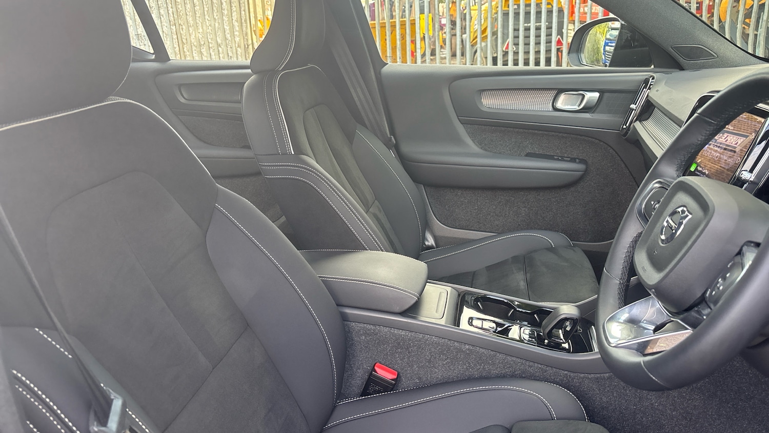 Used Volvo XC40 2024 for sale - 75895300: Photo 9