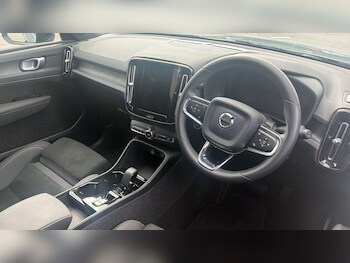 Used Volvo XC40 2023 for sale - 78344410: Photo