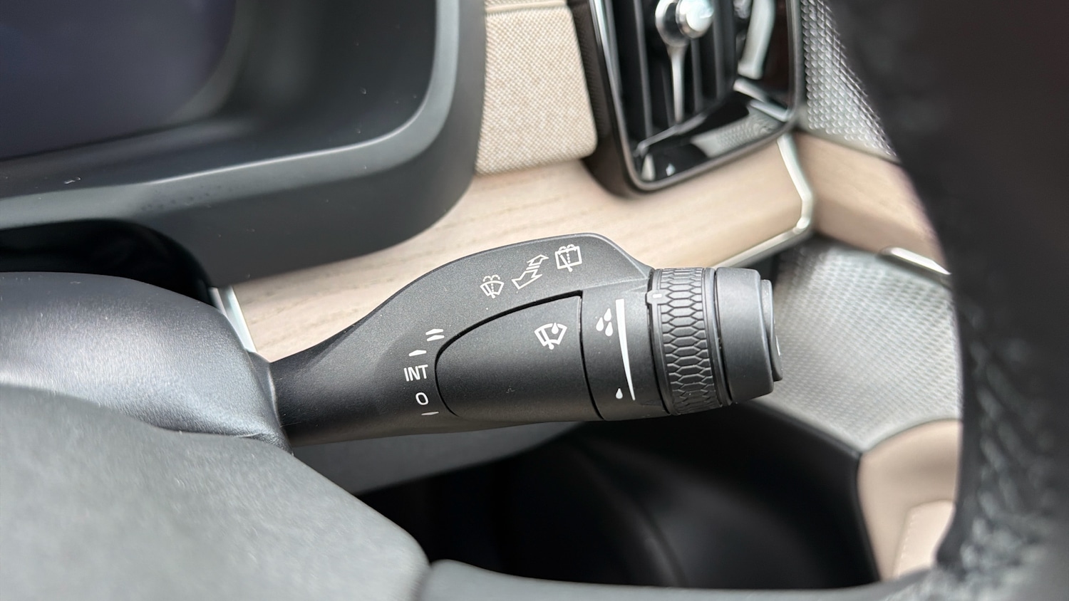 Used Volvo XC90 2025 for sale - 76653238: Photo 25