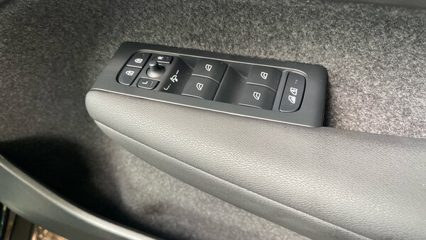Used Volvo XC40 2024 for sale - 75407379: Photo 28