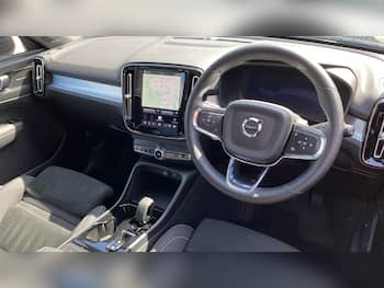 Used Volvo XC40 2025 for sale - 79636434: Photo