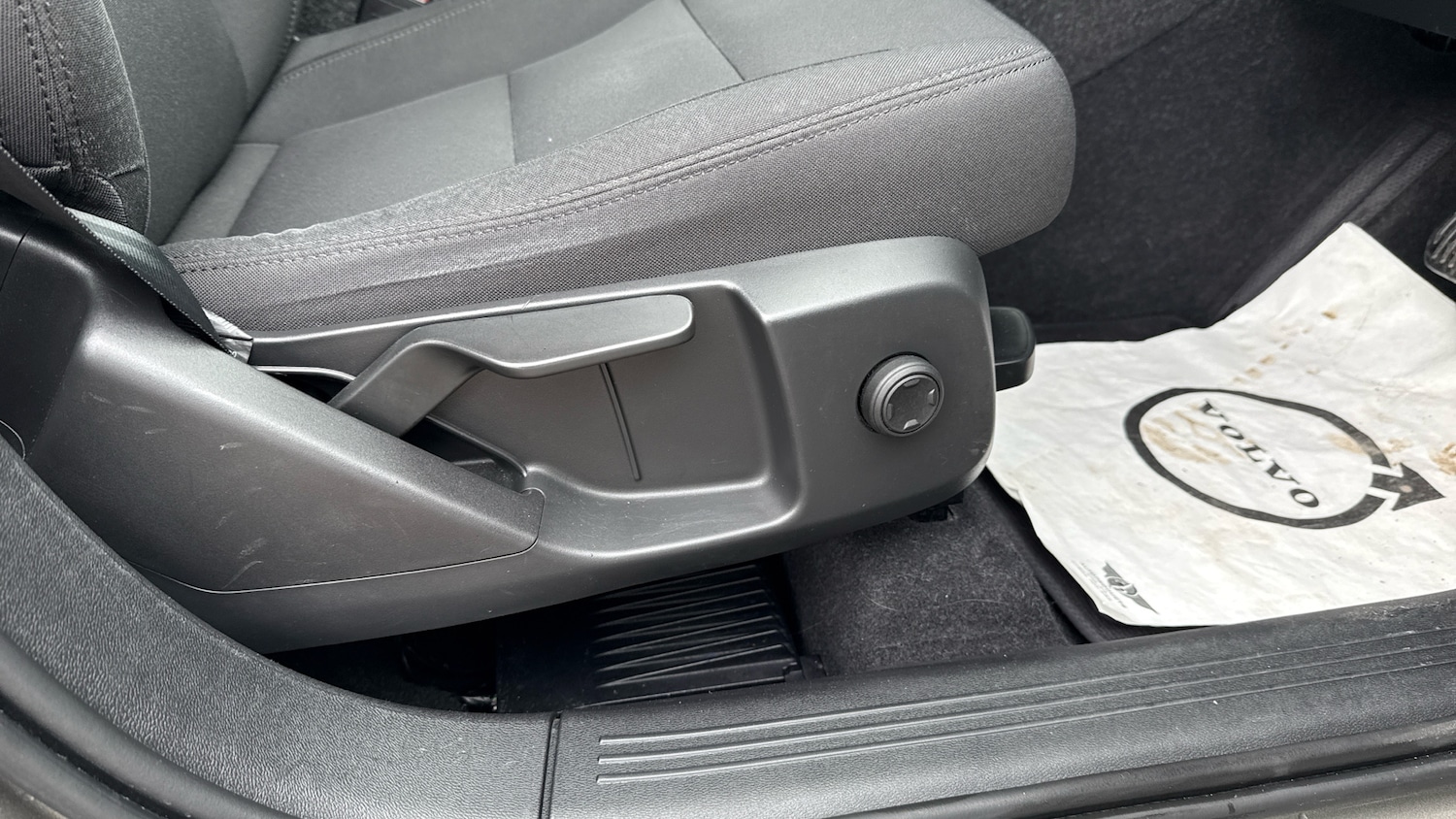 Used Volvo XC40 2021 for sale - 77435612: Photo 27