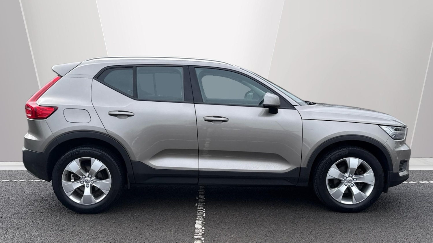 Used Volvo XC40 2021 for sale - 77435612: Photo 3