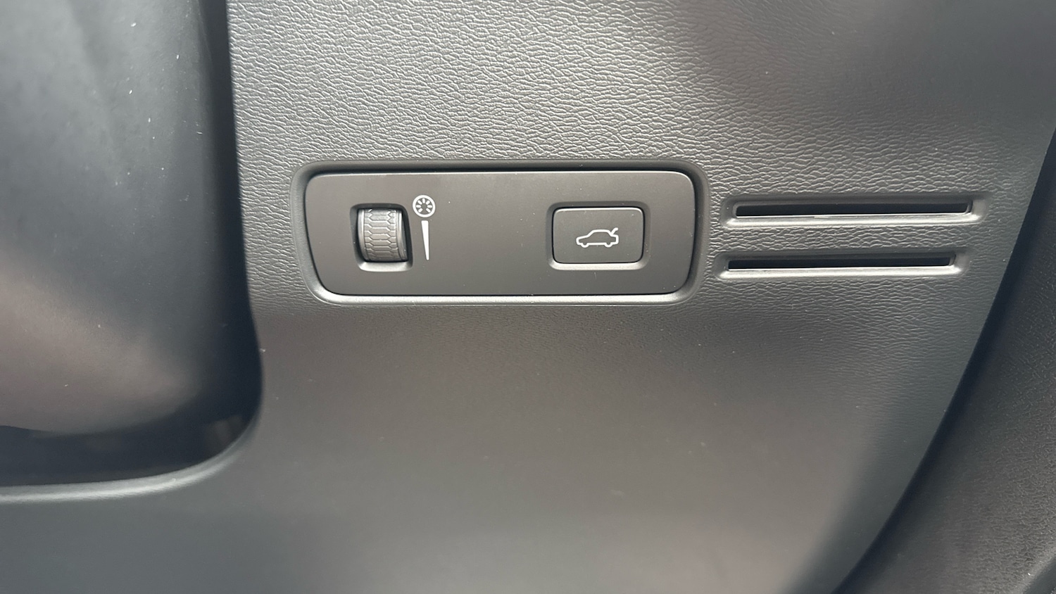 Used Volvo XC40 2021 for sale - 77435612: Photo 30