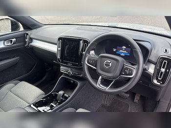 Used Volvo XC40 2023 for sale - 76653276: Photo