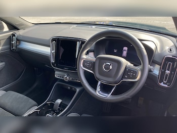 Used Volvo XC40 2025 for sale - 78701438: Photo