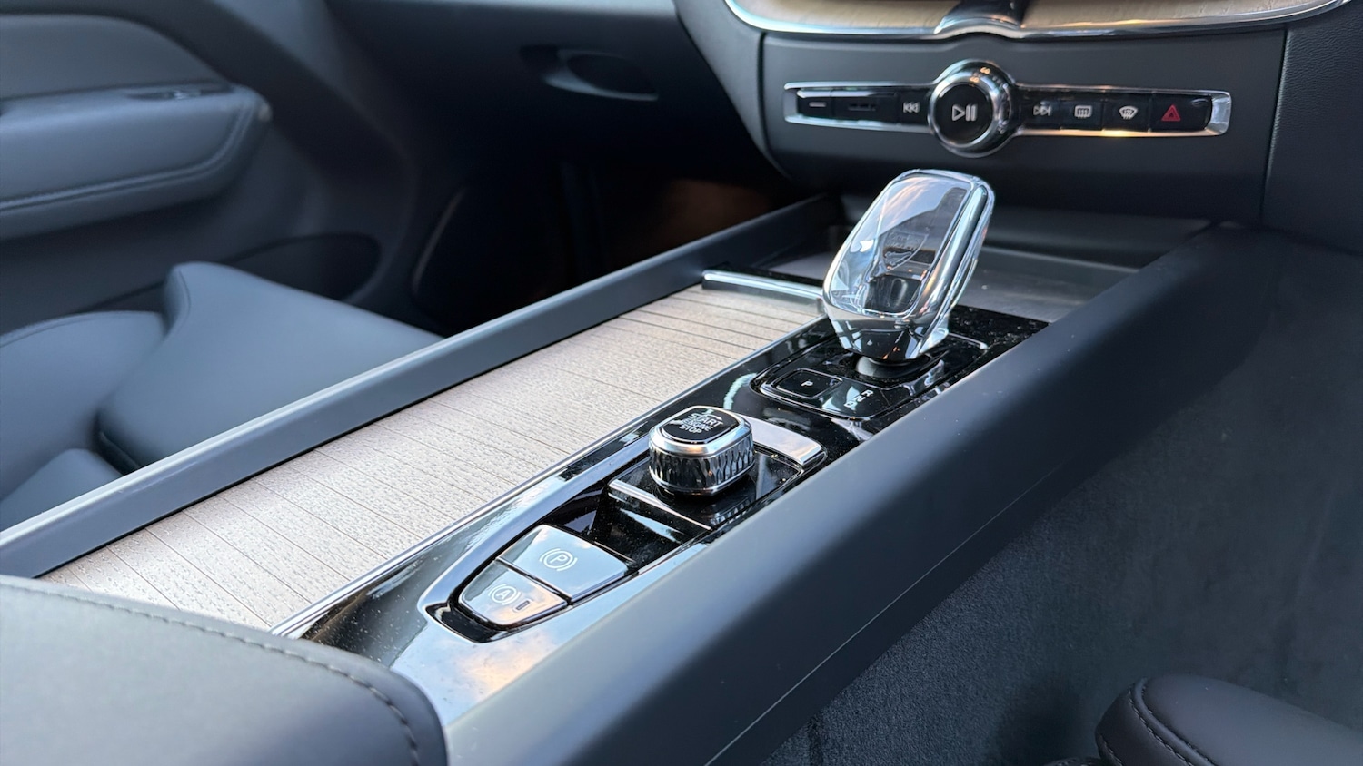 Used Volvo XC60 2025 for sale - 76835334: Photo 25