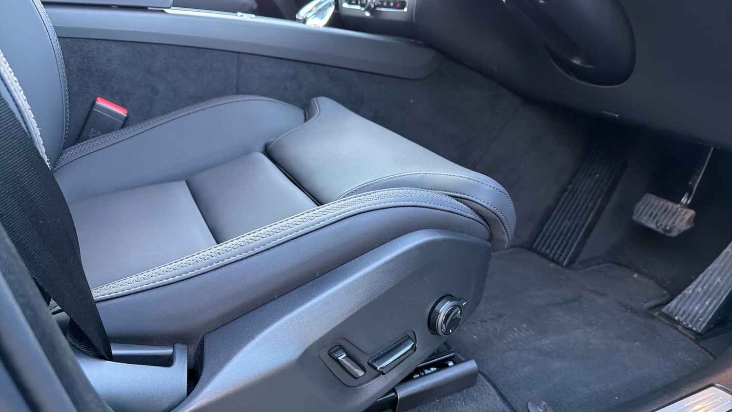 Used Volvo XC60 2025 for sale - 76835334: Photo 29