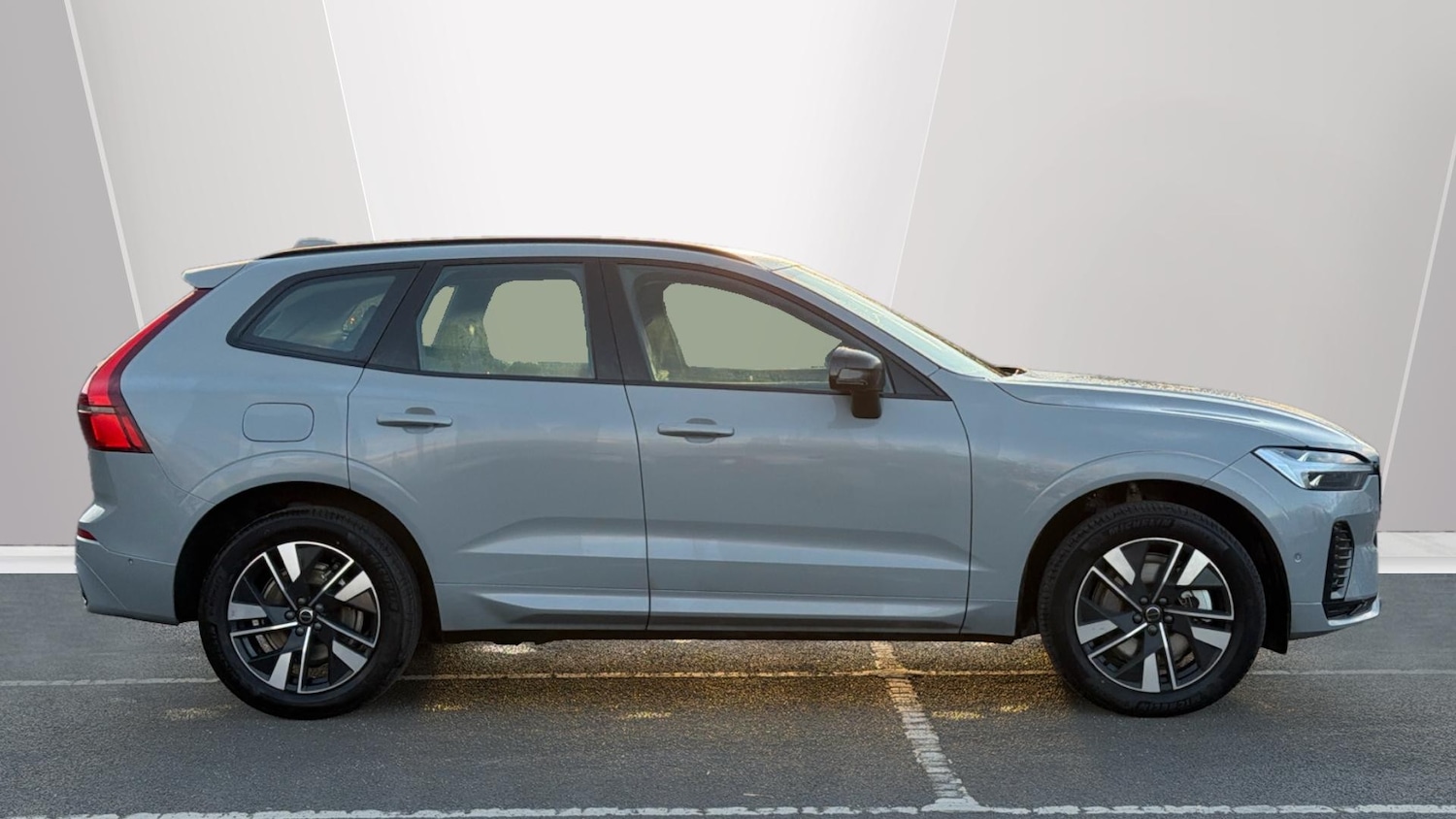 Used Volvo XC60 2025 for sale - 76835334: Photo 3