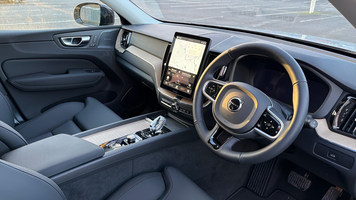 Used Volvo XC60 2025 for sale - 76835334: Photo 4