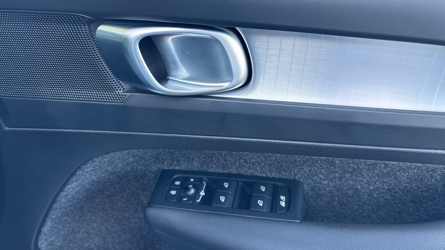 Used Volvo XC40 2025 for sale - 76653340: Photo 15