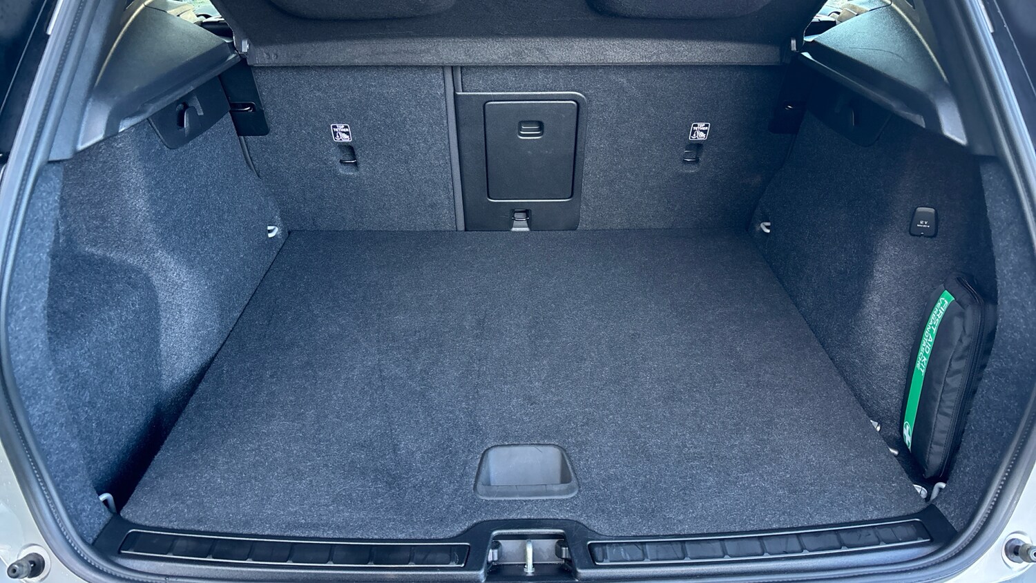 Used Volvo XC40 2025 for sale - 76653340: Photo 17