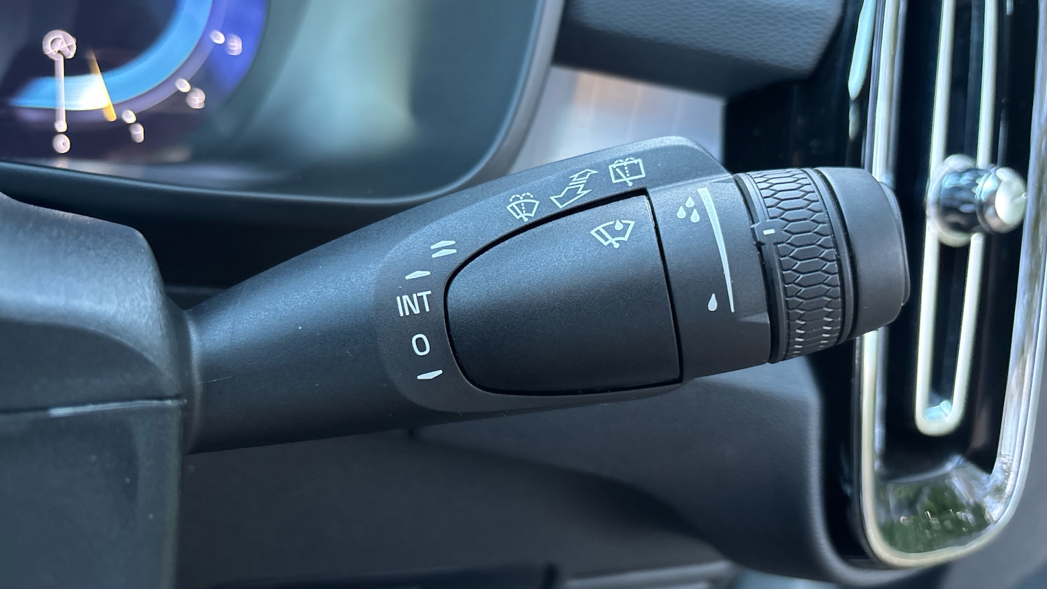 Used Volvo XC40 2025 for sale - 76653340: Photo 25