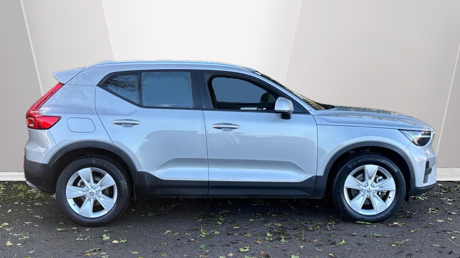 Used Volvo XC40 2025 for sale - 76653340: Photo 3