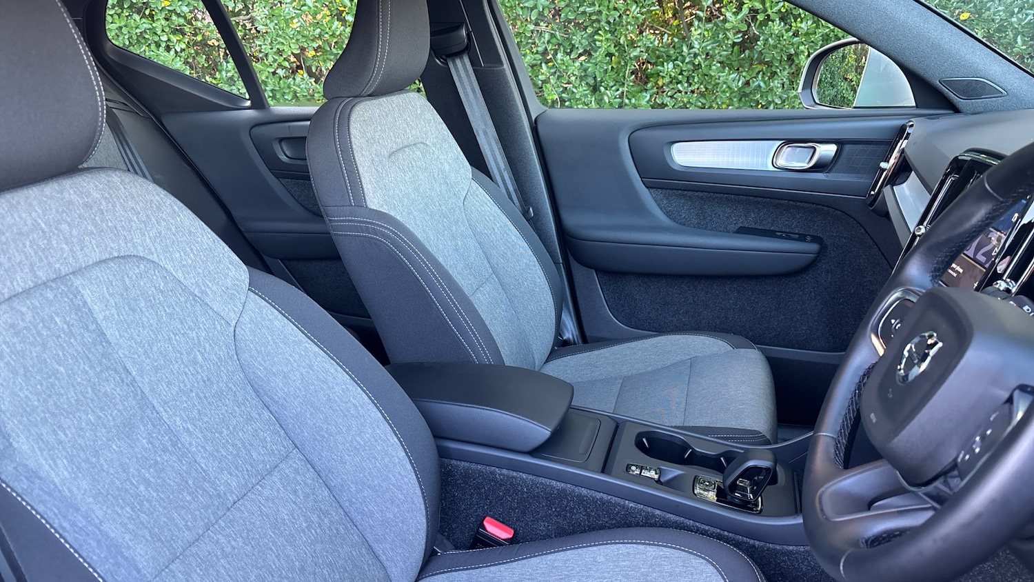 Used Volvo XC40 2025 for sale - 76653340: Photo 9