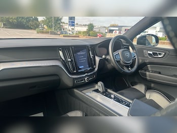 Used Volvo XC60 2021 for sale - 76045354: Photo 4