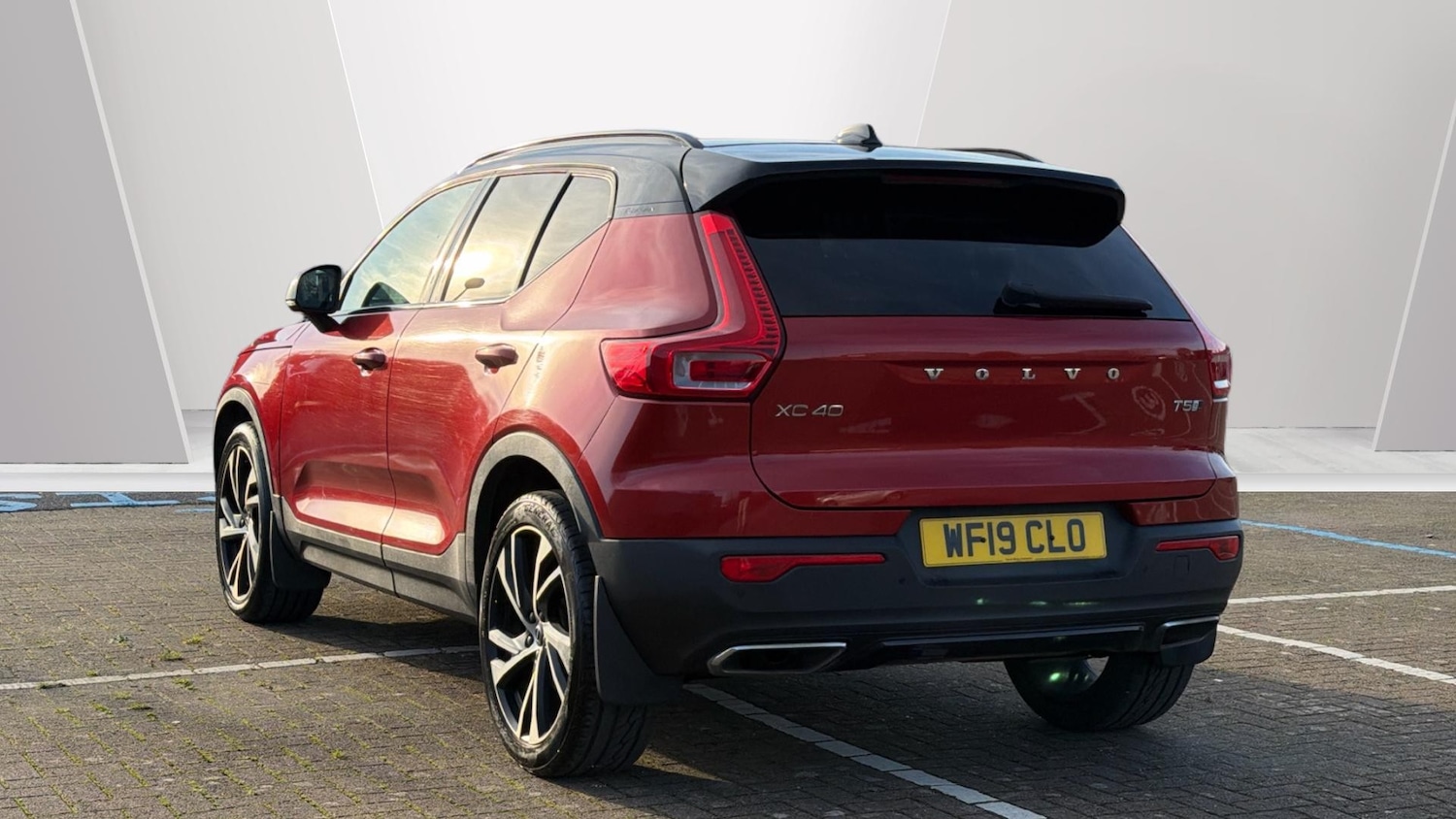 Used Volvo XC40 2019 for sale - 77079432: Photo 2