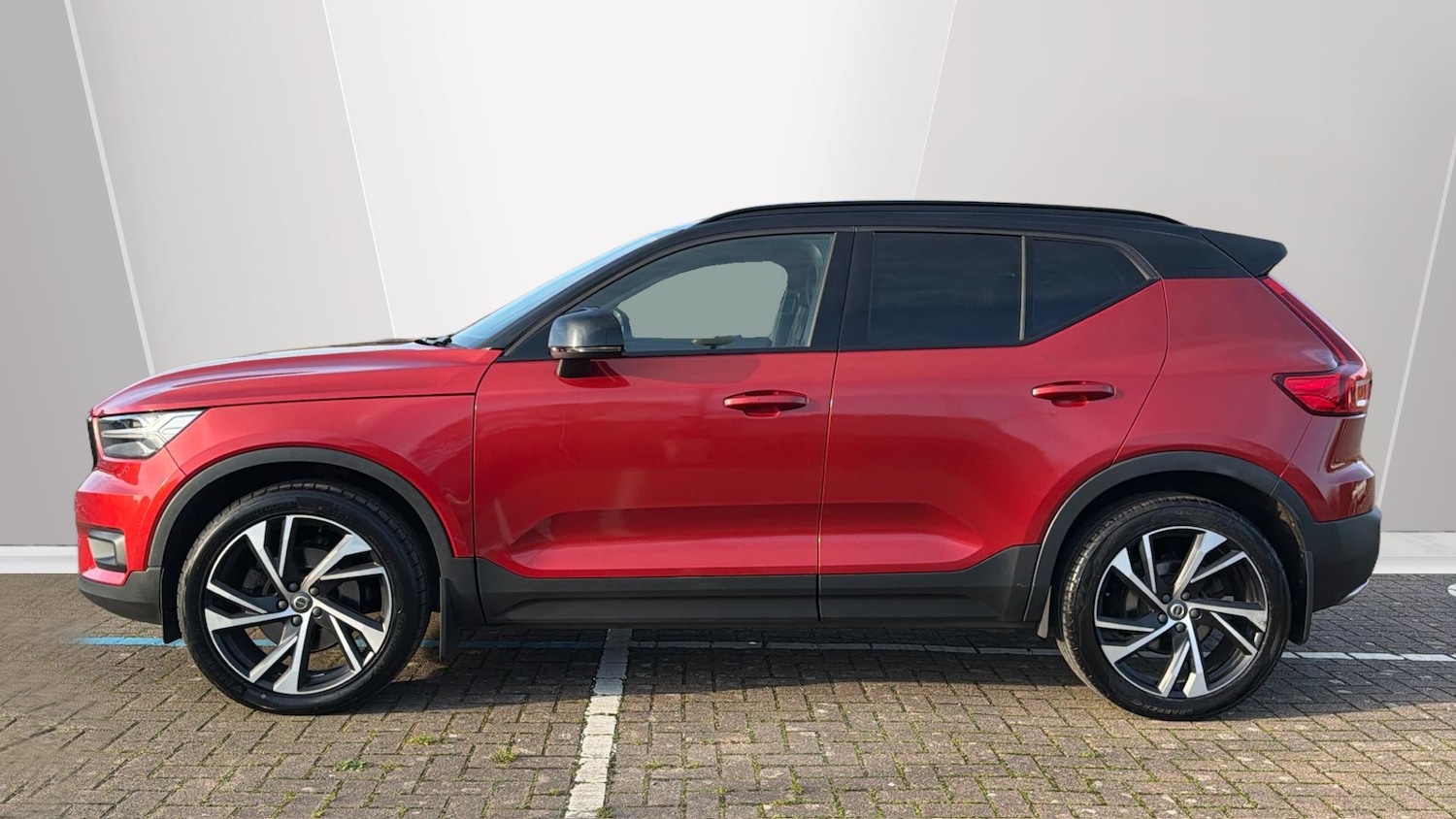 Used Volvo XC40 2019 for sale - 77079432: Photo 3