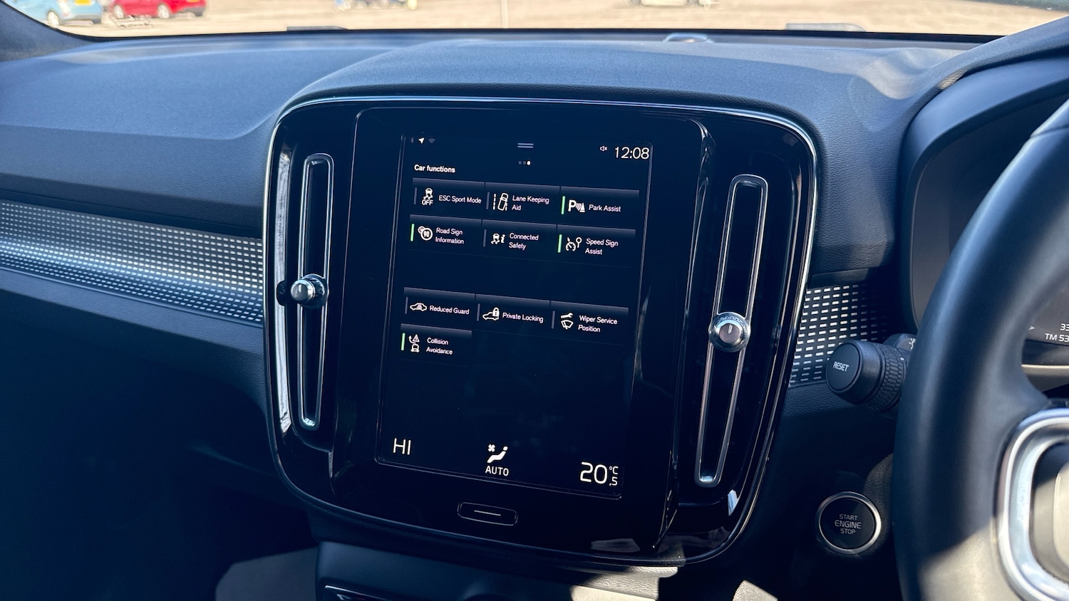 Used Volvo XC40 2021 for sale - 77935127: Photo 15