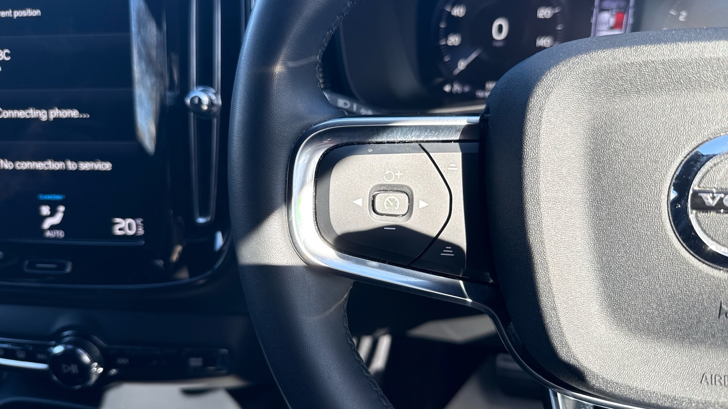 Used Volvo XC40 2021 for sale - 77935127: Photo 19